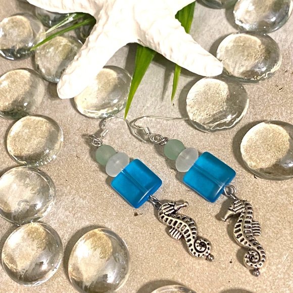 3/$25 Silver Earrings Green White Blue Silver Beachy Glass & Sea Horse Charm - Picture 2 of 4